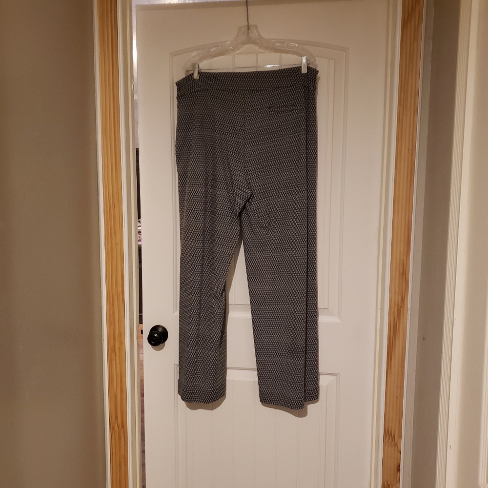 Isaac Mizrahi relax fit pants